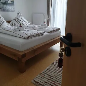 Apartment I24rooms - Gästezimmer, Mit Eigenem Garten, Legau
